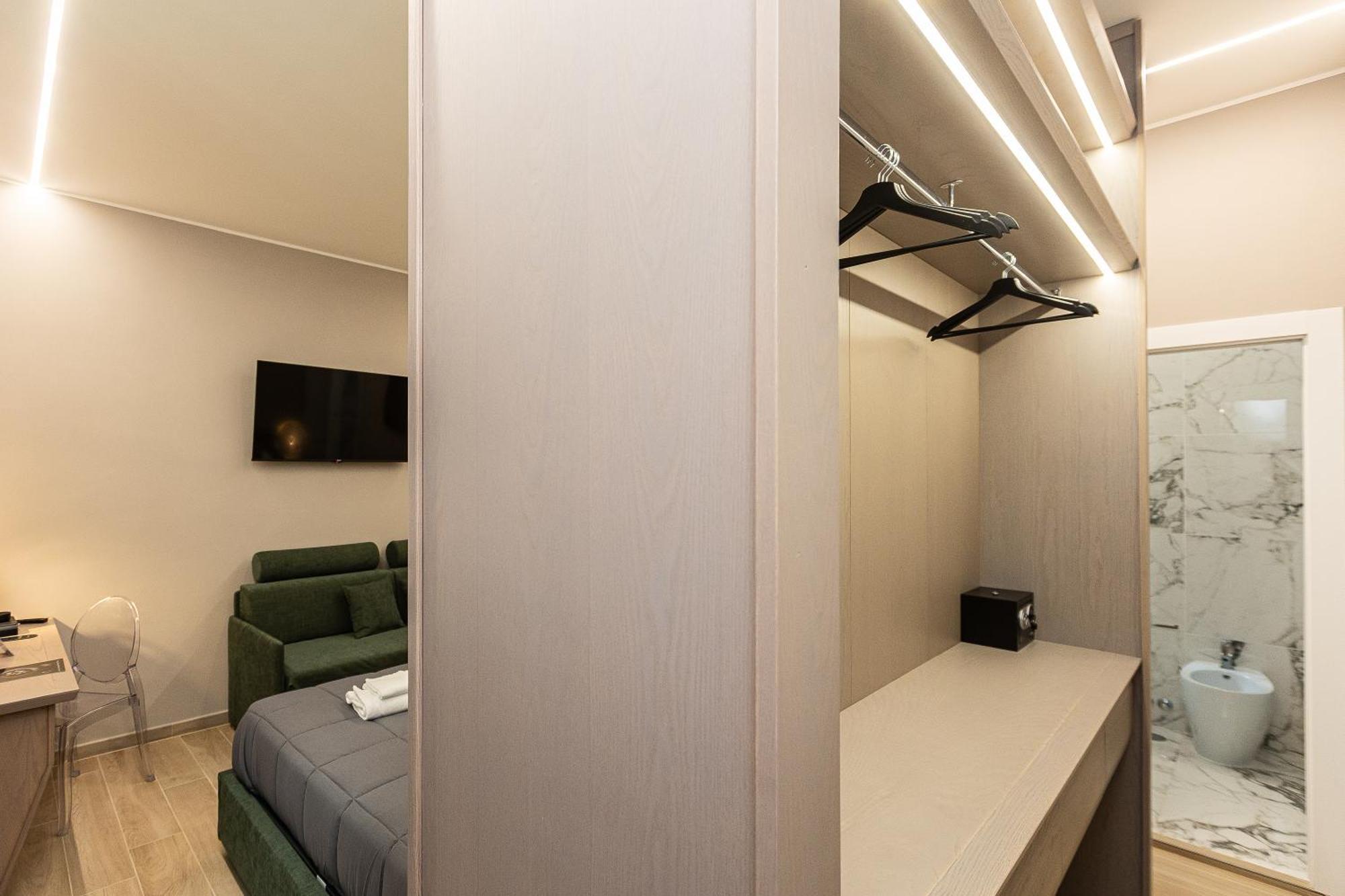 Iron Luxury Rooms โรม ภายนอก รูปภาพ